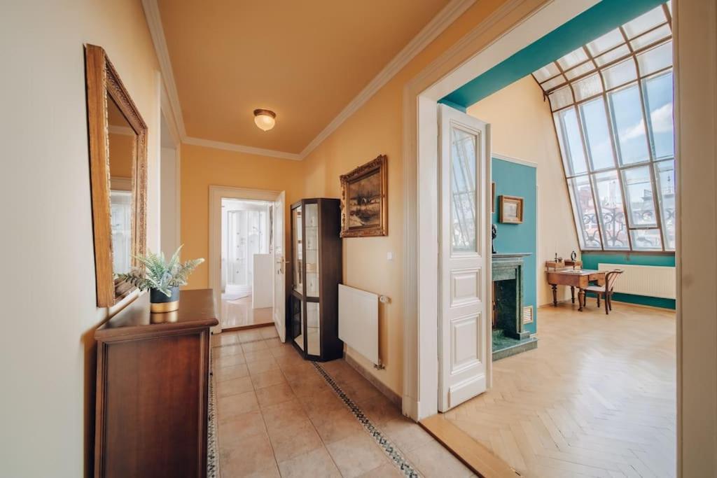 Magnificent Historical Penthouse In The Heart Of Prague Apartment Luaran gambar