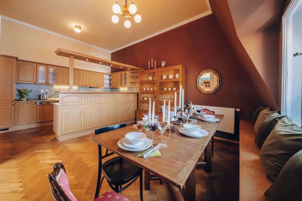 Magnificent Historical Penthouse In The Heart Of Prague Apartment Luaran gambar